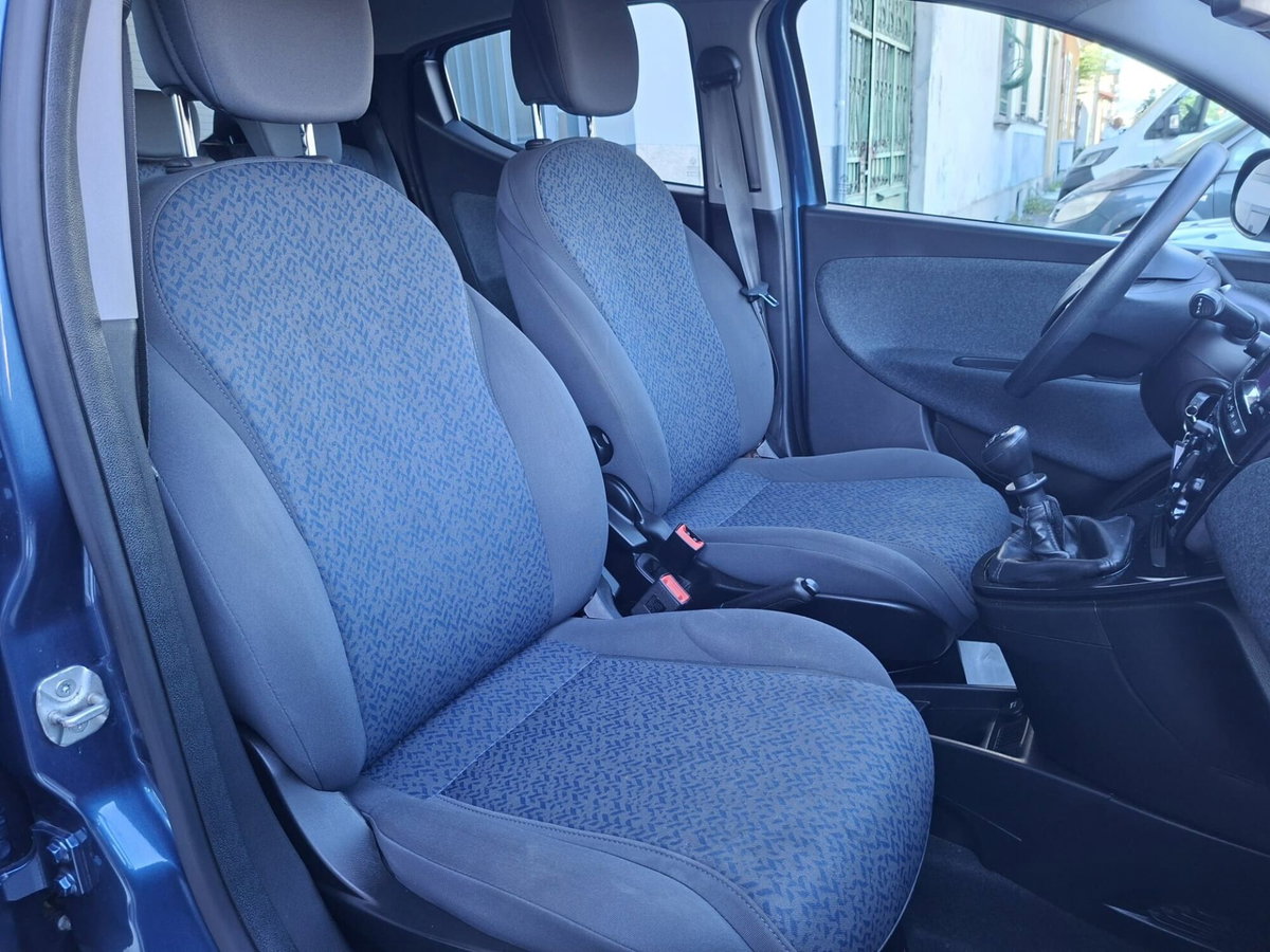 Lancia Ypsilon 1.0 FireFly 5 porte S&S Hybrid Ecochic Silver (11)