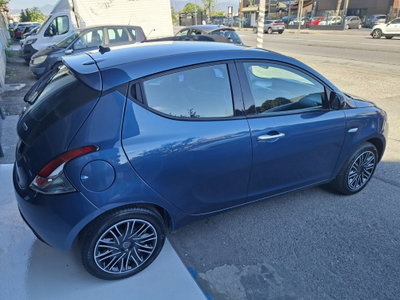 Lancia Ypsilon 1.0 FireFly 5 porte S&S Hybrid Ecochic Silver (4)
