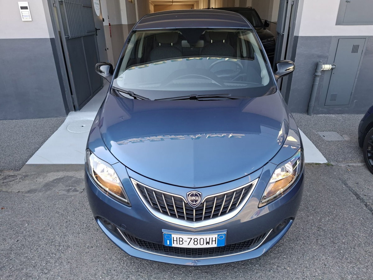 Lancia Ypsilon 1.0 FireFly 5 porte S&S Hybrid Ecochic Silver (7)