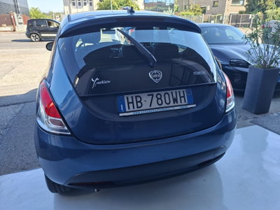 Lancia Ypsilon 1.0 FireFly 5 porte S&S Hybrid Ecochic Silver (9)