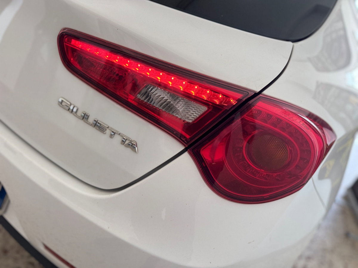 Alfa Romeo Giulietta 1.6 JTDm Business 120cv (20)