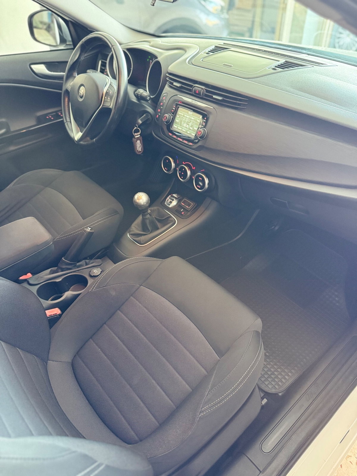 Alfa Romeo Giulietta 1.6 JTDm Business 120cv (9)