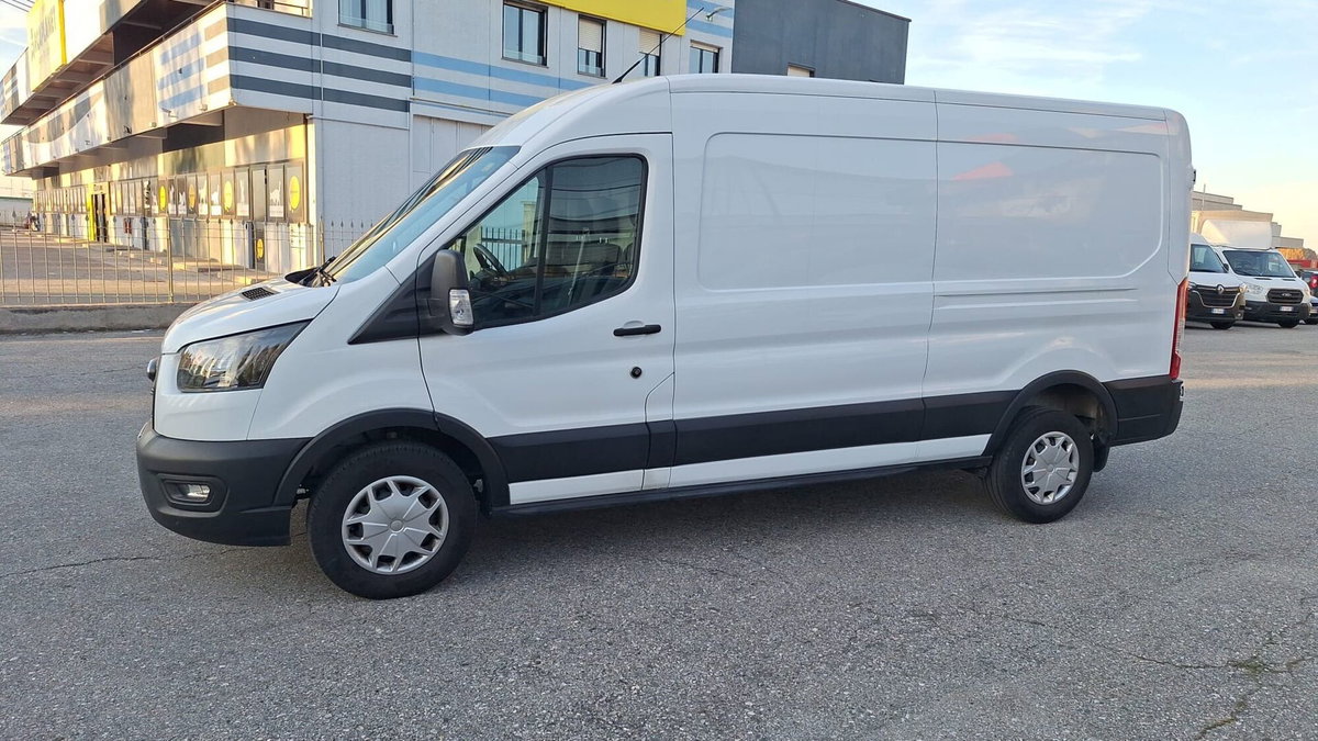 Ford Transit Furgone 350 2.0TDCi EcoBlue MHEV 130CV PL-TM Furgone Titan. (4)