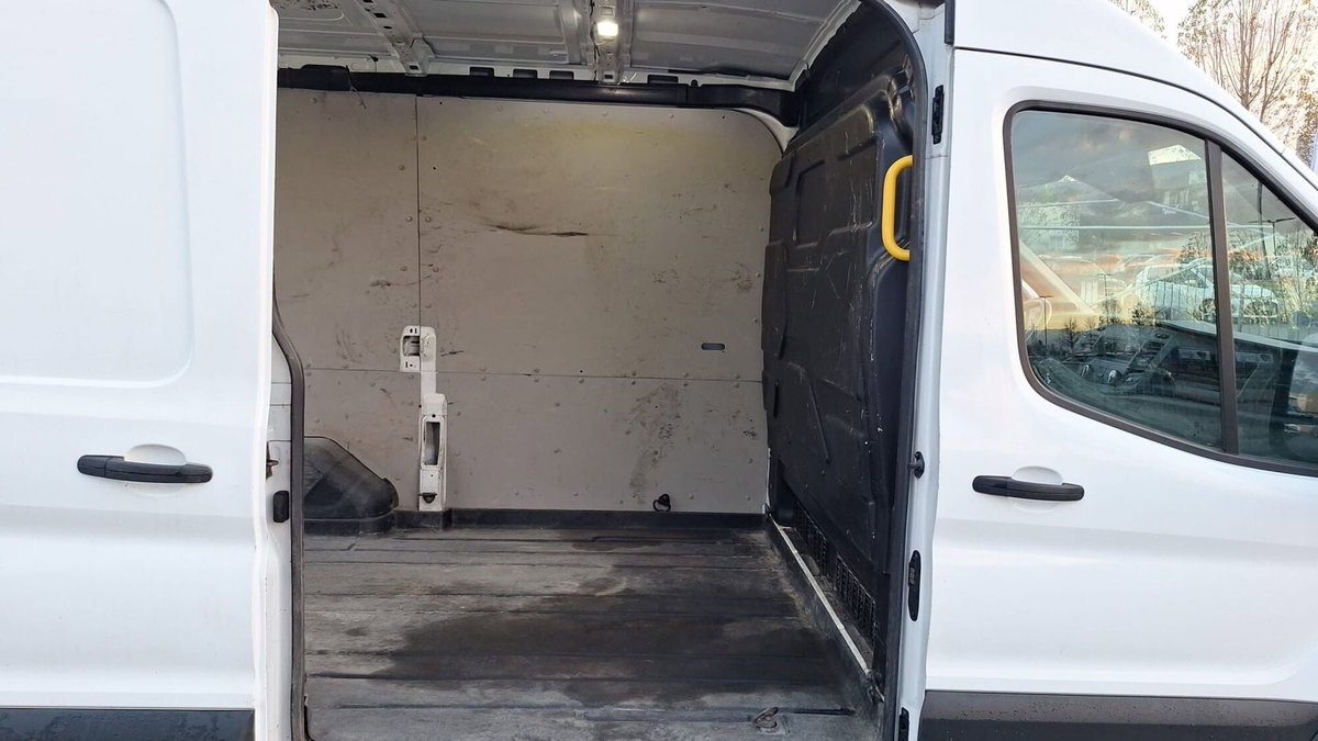 Ford Transit Furgone 350 2.0TDCi EcoBlue MHEV 130CV PM-TM Furgone Titan. (13)