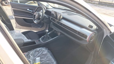 Jeep Avenger 1.2 turbo Summit fwd 100cv (13)