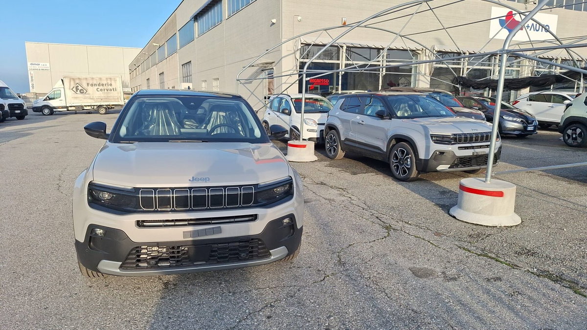 Jeep Avenger 1.2 turbo Summit fwd 100cv (2)