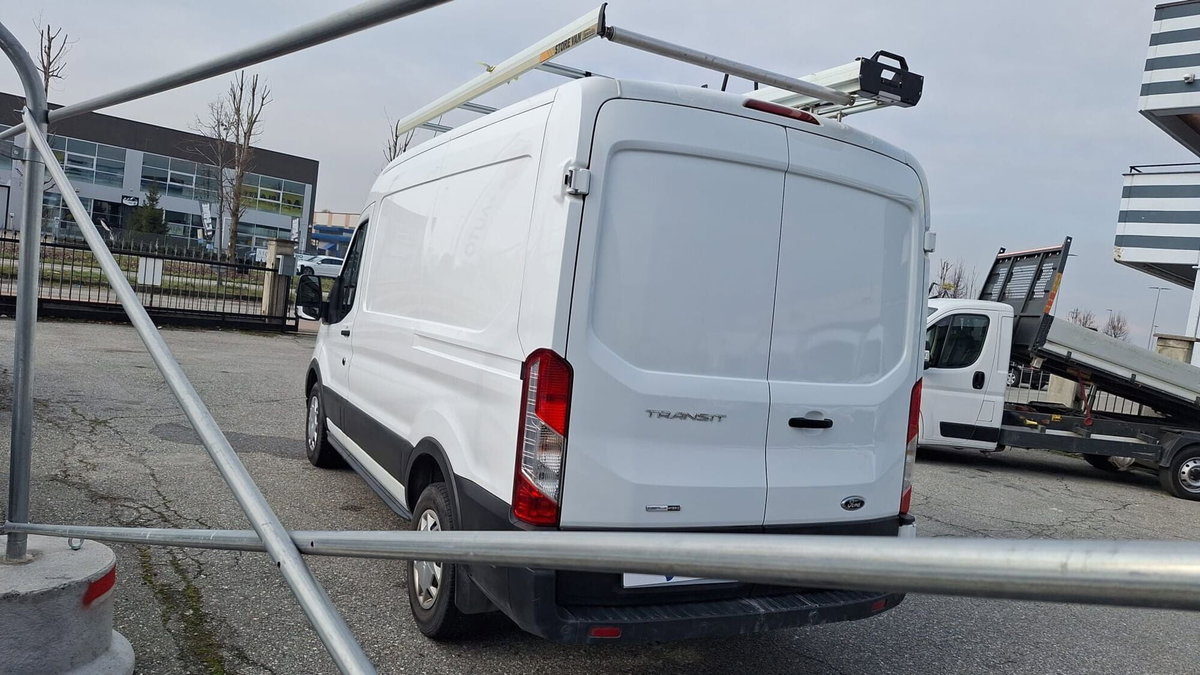 Ford Transit Furgone 350 2.0TDCi EcoBlue MHEV 130CV PM-TM Furgone Titan. (5)