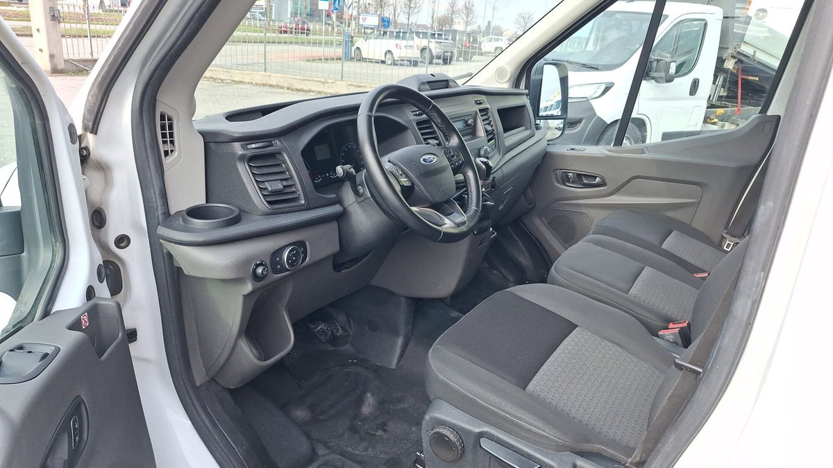 Ford Transit Furgone 350 2.0TDCi EcoBlue MHEV 130CV PM-TM Furgone Titan. (9)