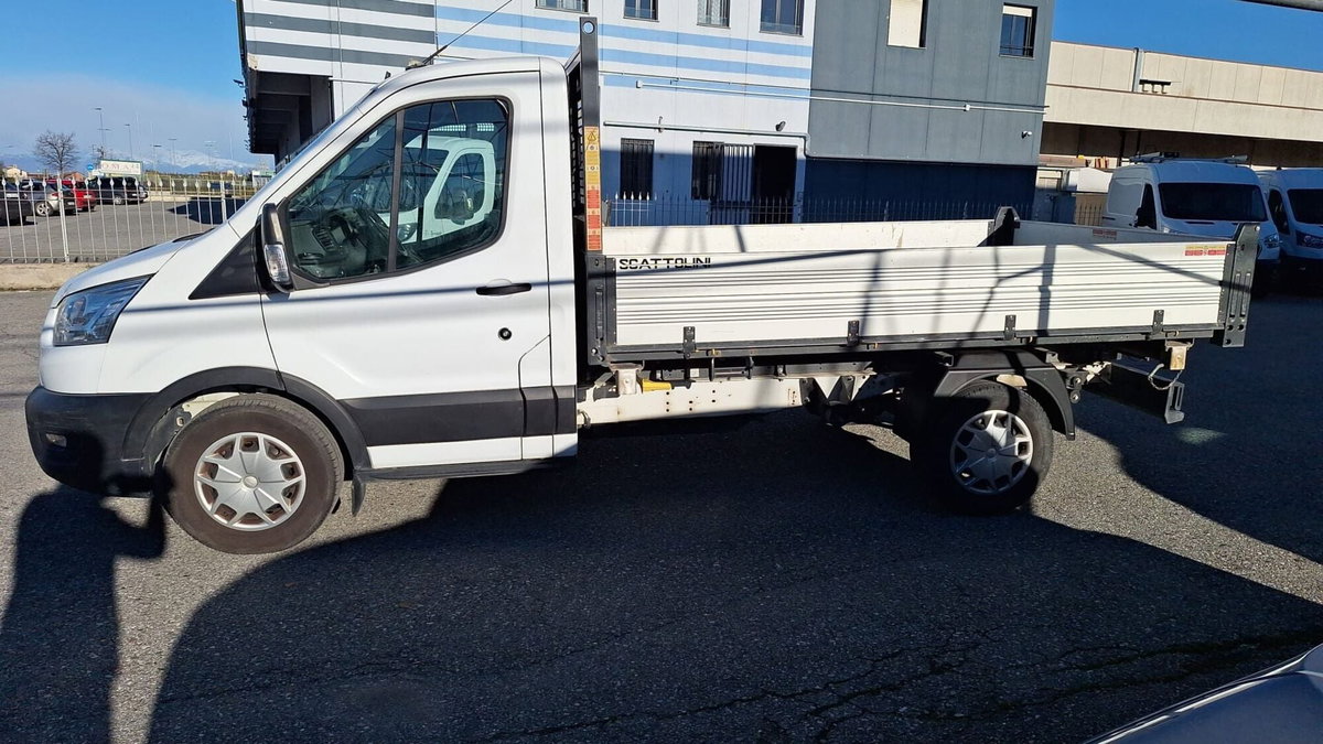 Ford Transit Furgone 350 2.0TDCi EcoBlue MHEV 170CV PL-TM Combi Trail (4)