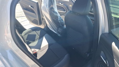 Jeep Avenger 1.2 turbo Summit fwd 100cv (12)
