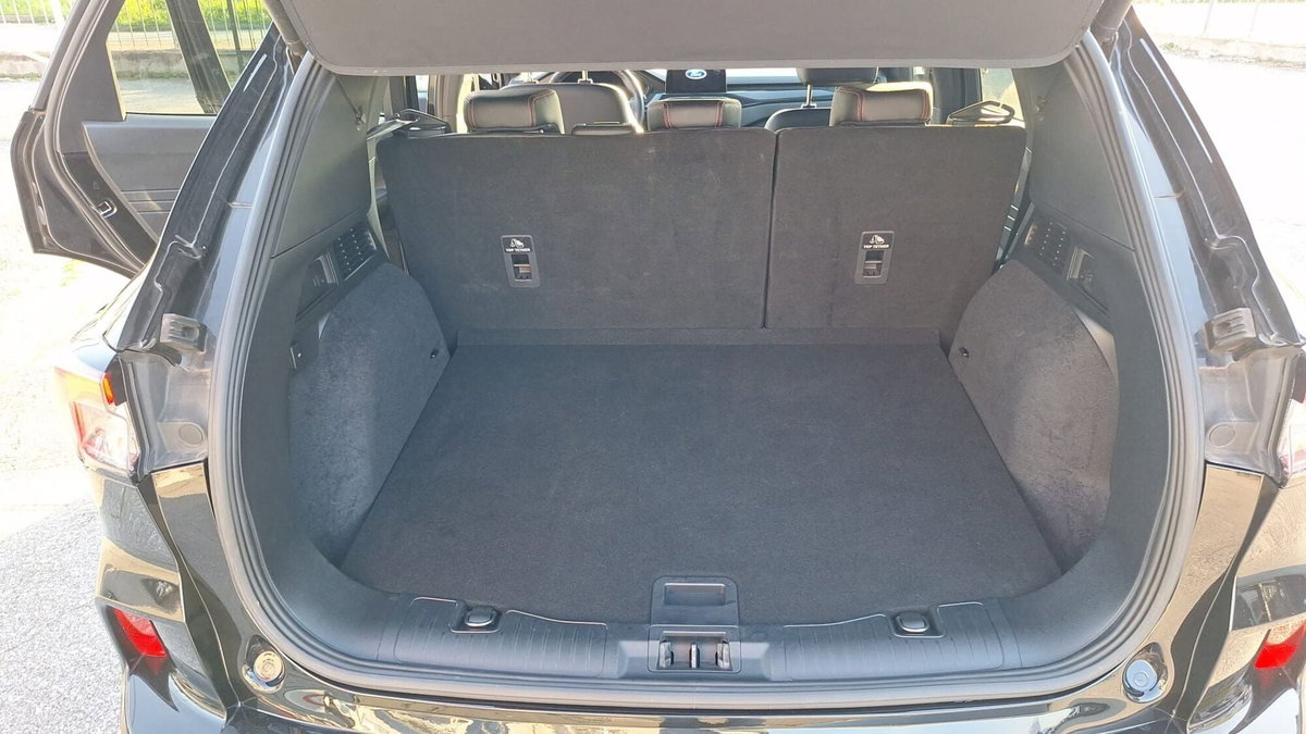 Ford Kuga 2.5 Full Hybrid 190 CV CVT 2WD ST-Line X (13)