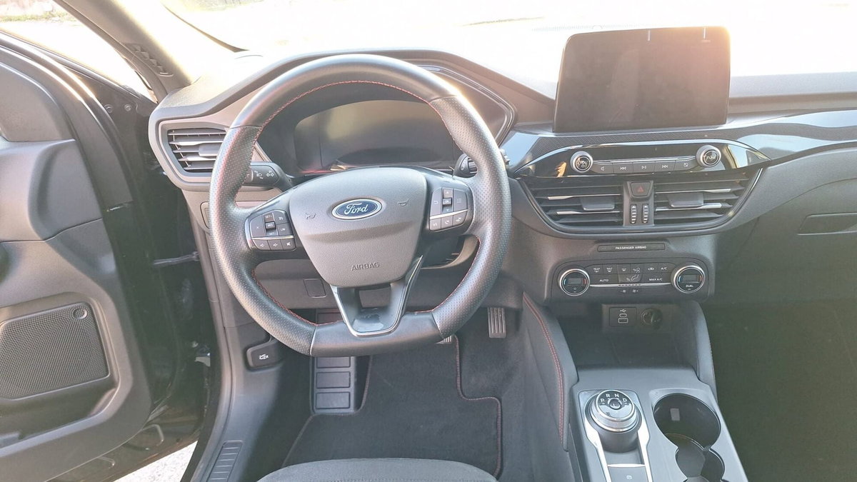 Ford Kuga 2.5 Full Hybrid 190 CV CVT 2WD ST-Line X (16)