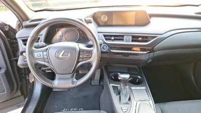 Lexus UX Hybrid Business (15)