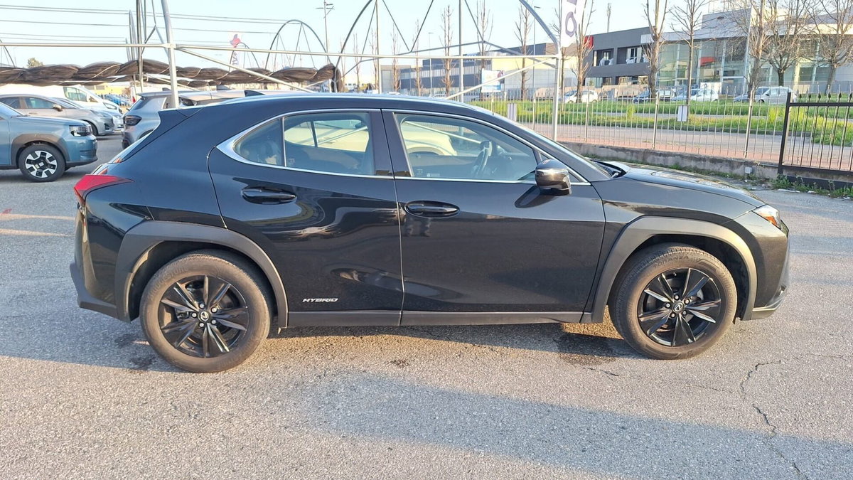 Lexus UX Hybrid Business (8)