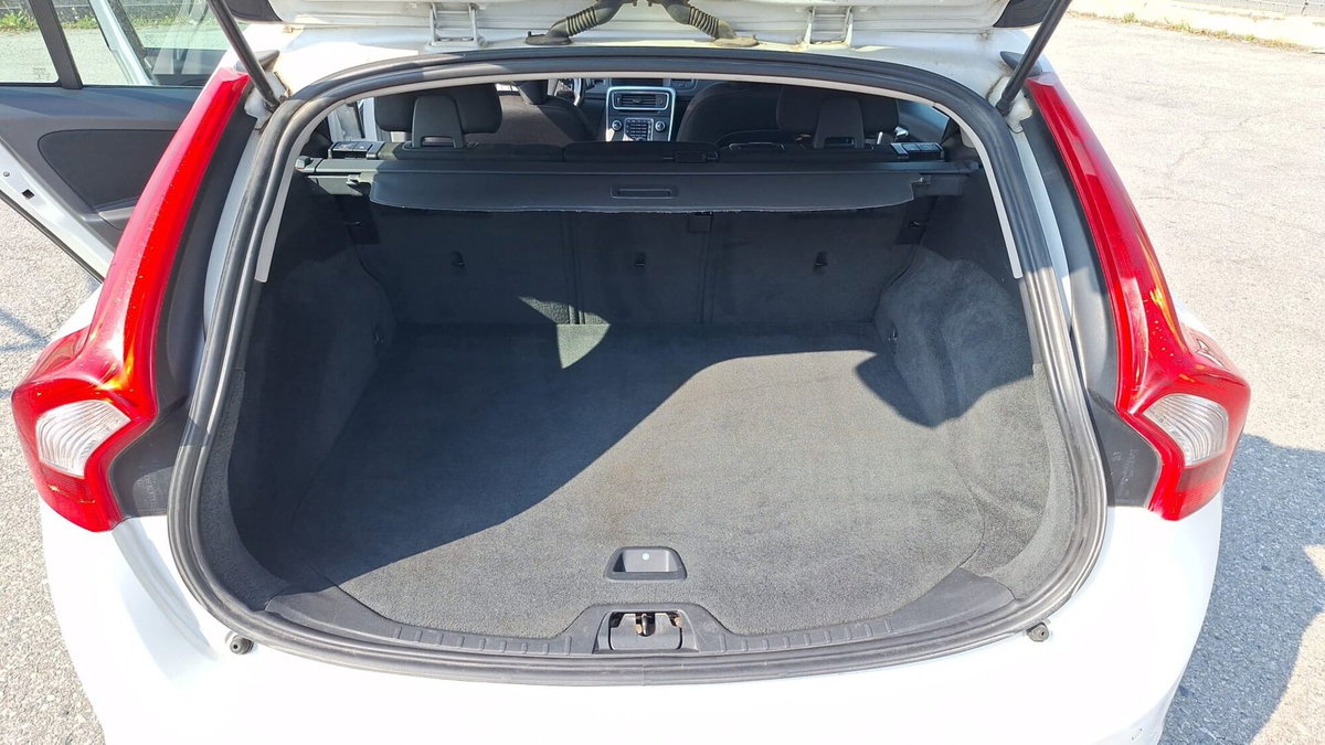 Volvo V60 D2 1.6 Business (11)
