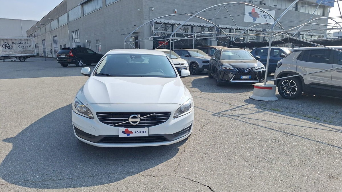 Volvo V60 D2 1.6 Business (2)