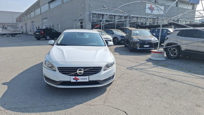 Volvo V60 D2 1.6 Business (2)
