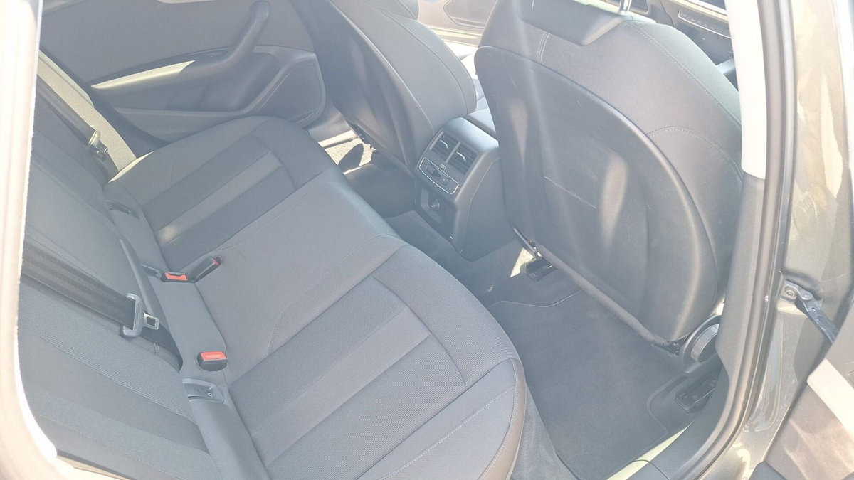 Audi A4 Avant 40 TDI quattro S tronic S line edition (13)