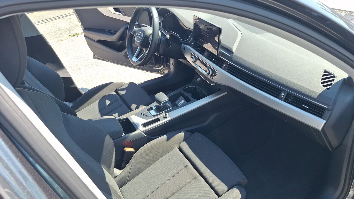 Audi A4 Avant 40 TDI quattro S tronic S line edition (15)
