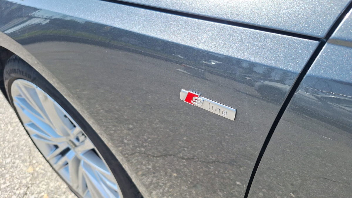 Audi A4 Avant 40 TDI quattro S tronic S line edition (6)