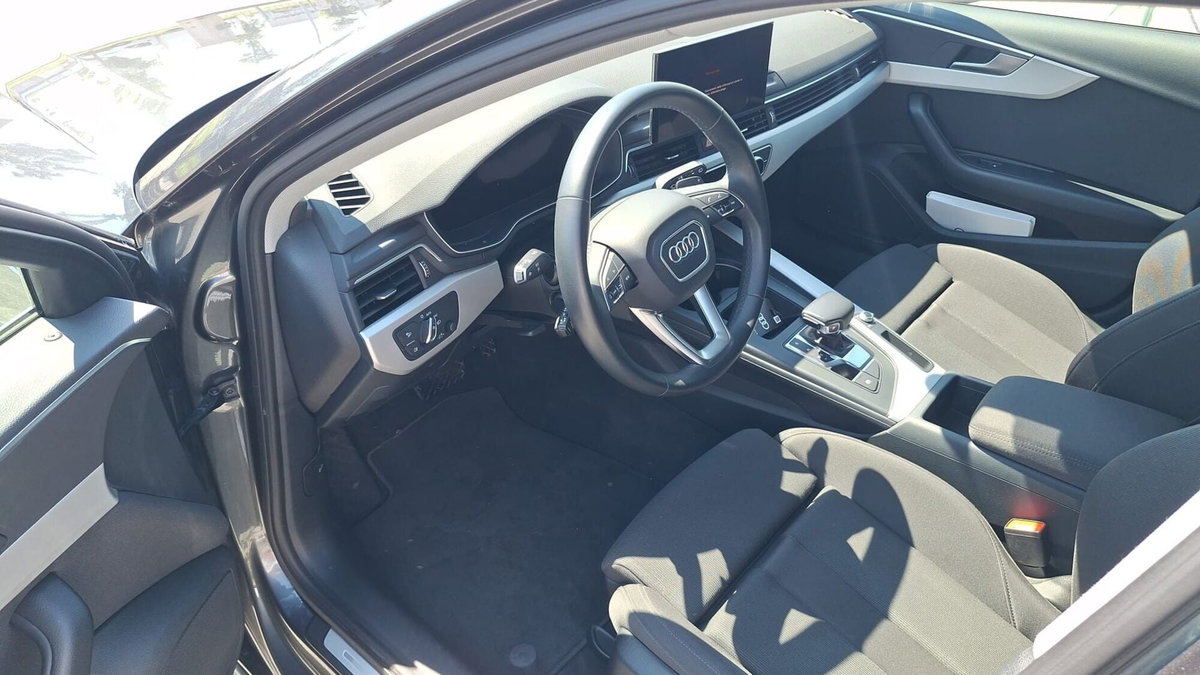 Audi A4 Avant 40 TDI quattro S tronic S line edition (9)