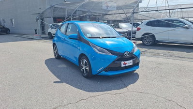 Toyota Aygo 1.0 VVT-i 69 CV 5 porte x-cool TSS usata
