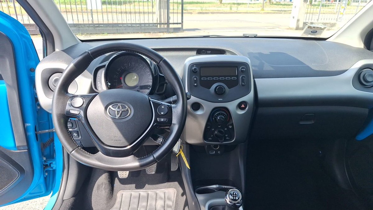 Toyota Aygo 1.0 VVT-i 69 CV 5 porte x-cool TSS (14)