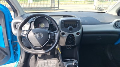 Toyota Aygo 1.0 VVT-i 69 CV 5 porte x-cool TSS (14)