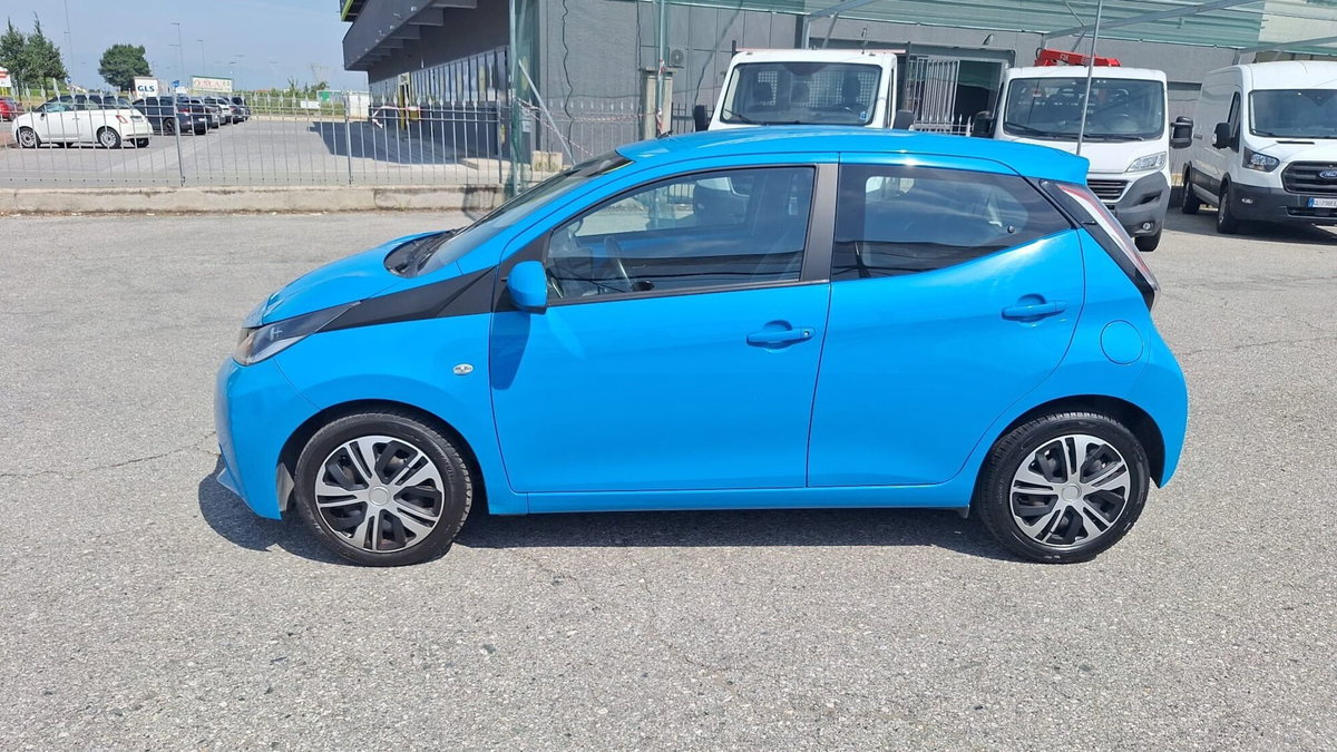 Toyota Aygo 1.0 VVT-i 69 CV 5 porte x-cool TSS (4)