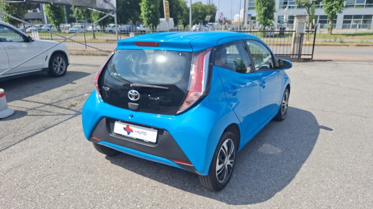 Toyota Aygo 1.0 VVT-i 69 CV 5 porte x-cool TSS (7)
