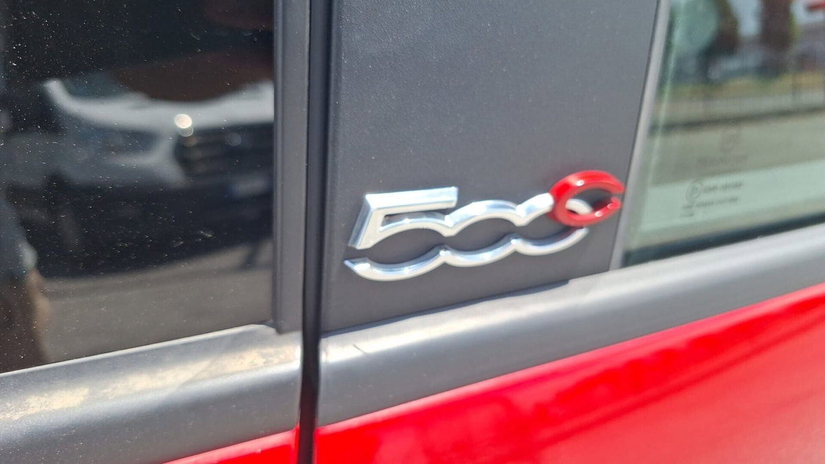 Fiat 500 Cabrio 1.0 Hybrid Red (15)