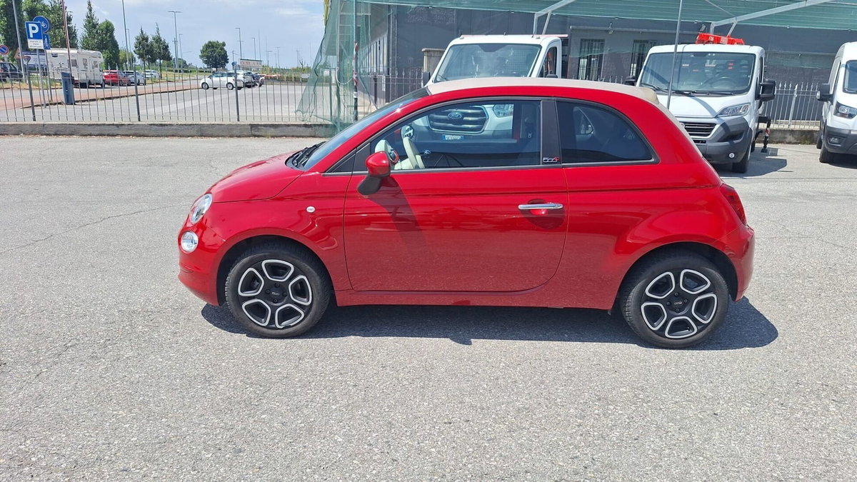 Fiat 500 Cabrio 1.0 Hybrid Red (4)
