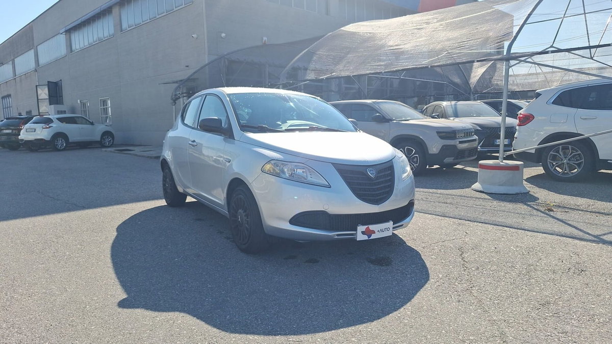 Lancia Ypsilon 1.2 69 CV 5 porte Elefantino