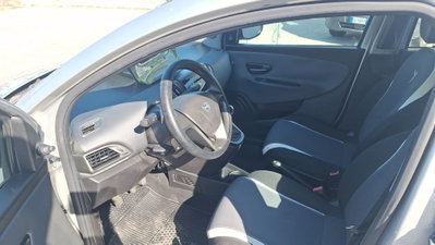 Lancia Ypsilon 1.2 69 CV 5 porte Elefantino (12)