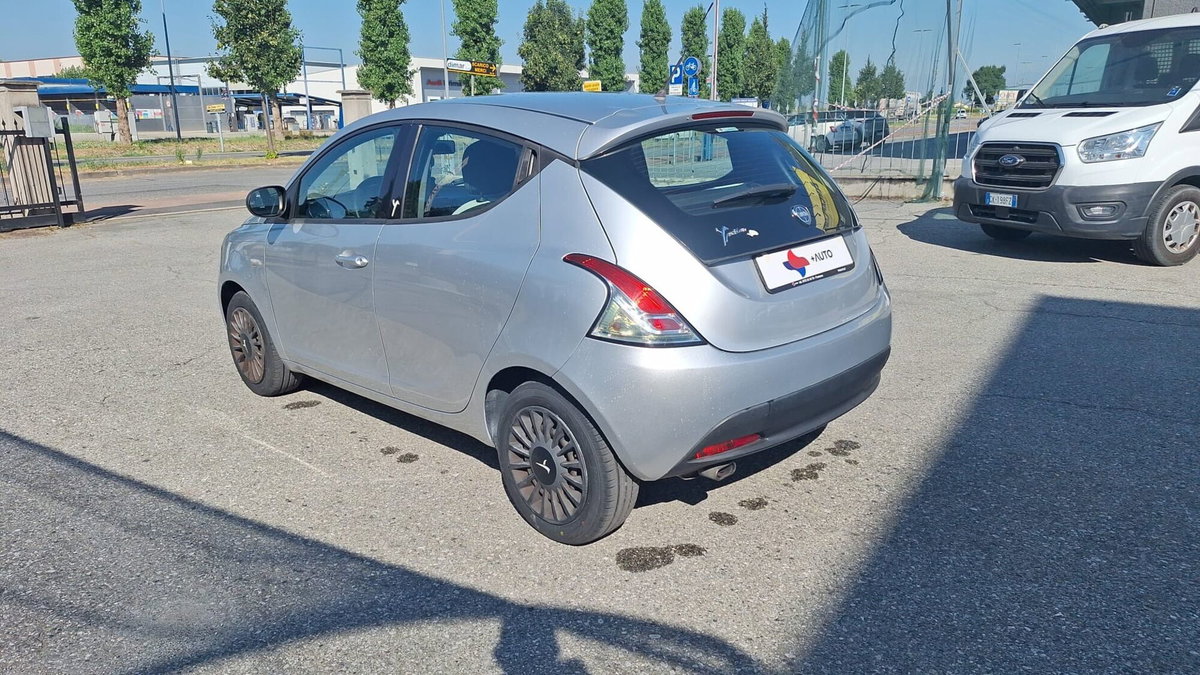 Lancia Ypsilon 1.2 69 CV 5 porte Elefantino (5)
