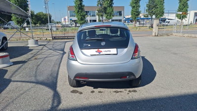 Lancia Ypsilon 1.2 69 CV 5 porte Elefantino (7)