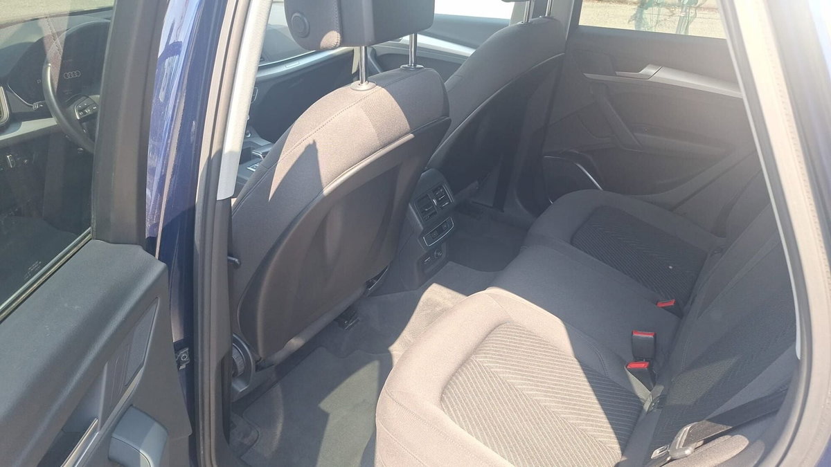 Audi Q5 40 TDI 204 CV quattro S tronic Business (9)