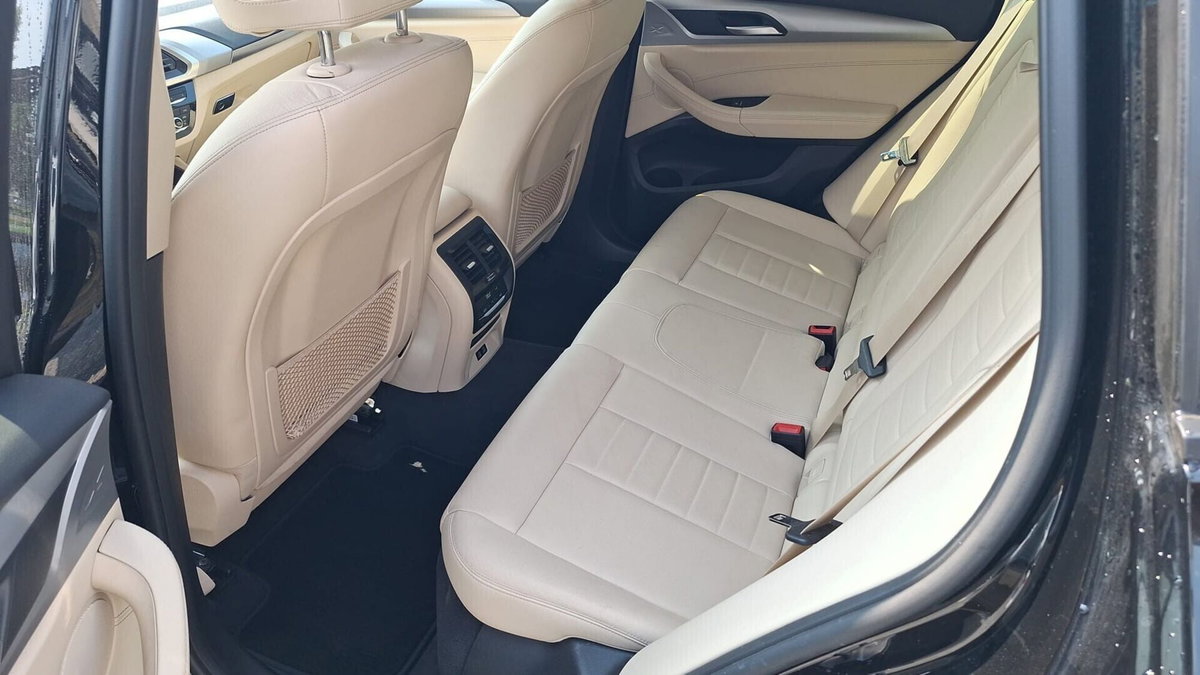 BMW X3 xDrive20d 48V Business Advantage (10)