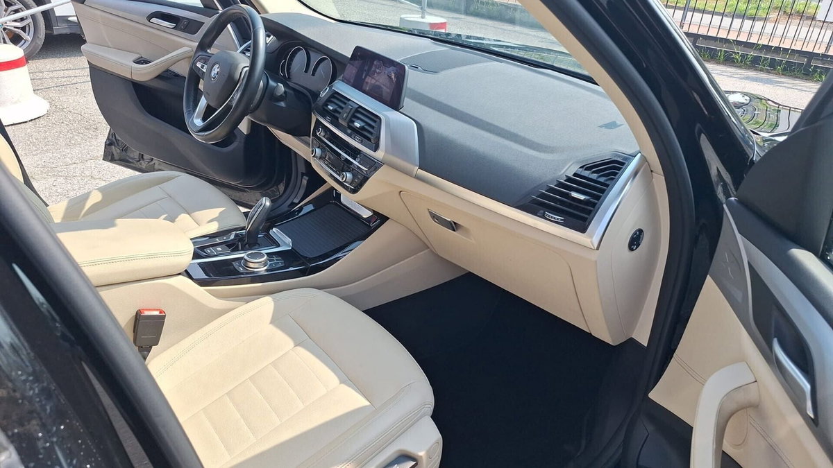 BMW X3 xDrive20d 48V Business Advantage (13)