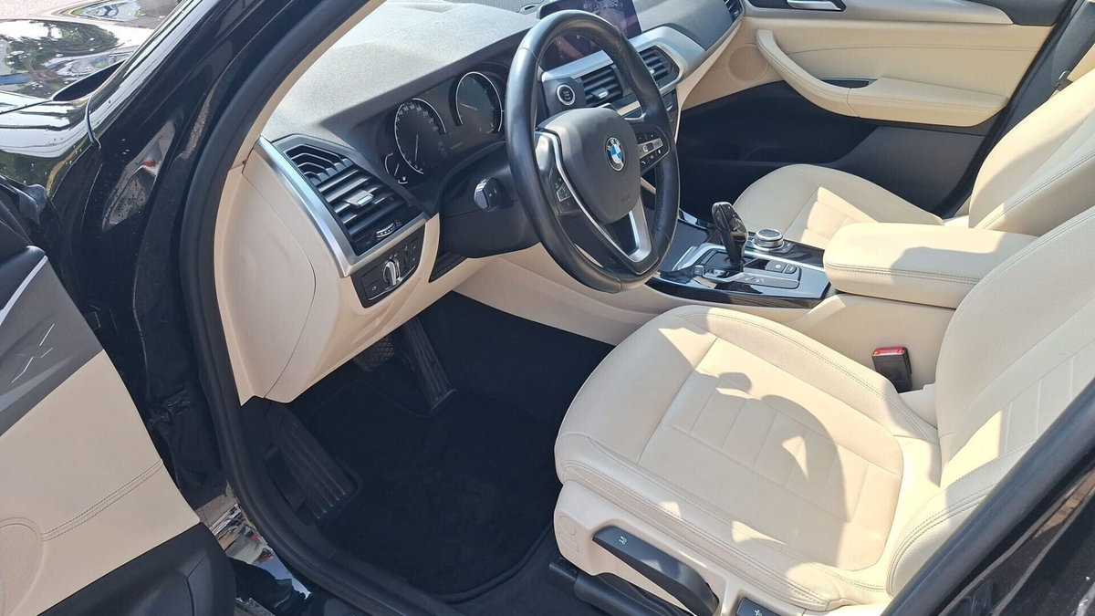 BMW X3 xDrive20d 48V Business Advantage (9)