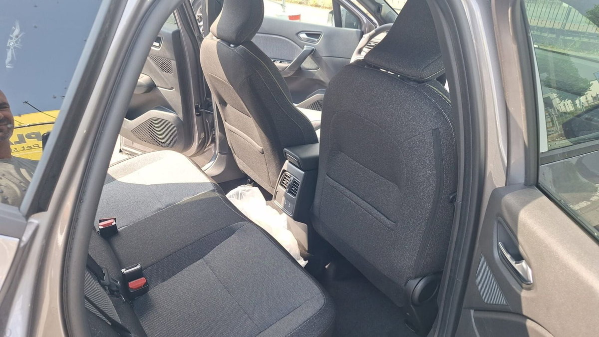 Renault Captur 1.2 eco-g Techno 120cv (13)