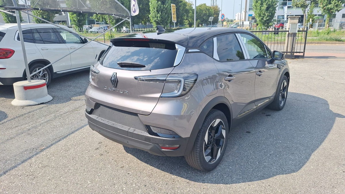 Renault Captur 1.2 eco-g Techno 120cv (8)