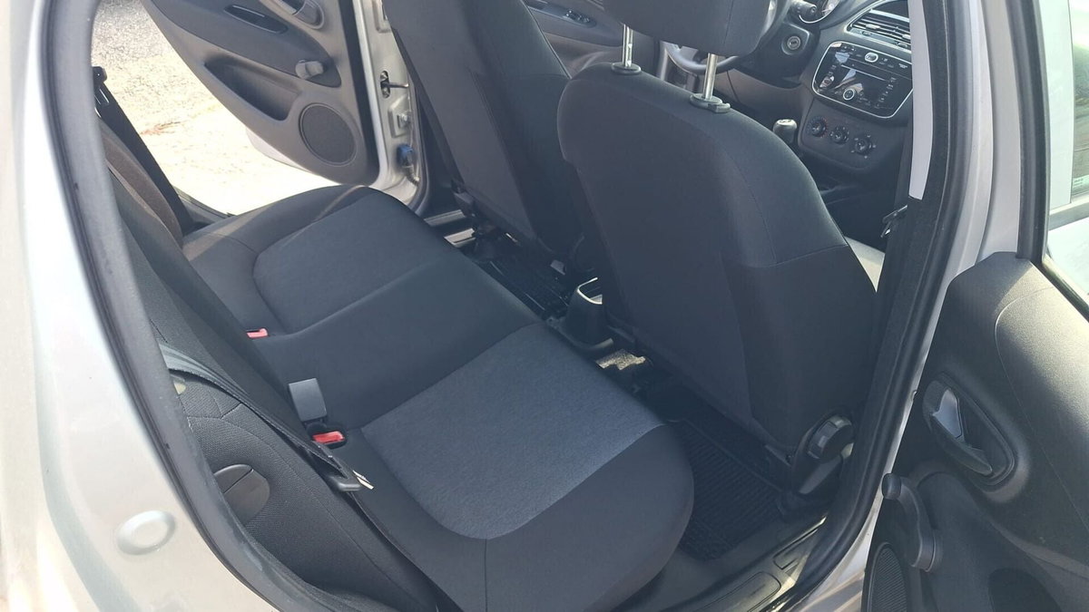 Fiat Punto 1.2 8V 5 porte Street (10)