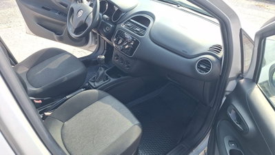 Fiat Punto 1.2 8V 5 porte Street (11)