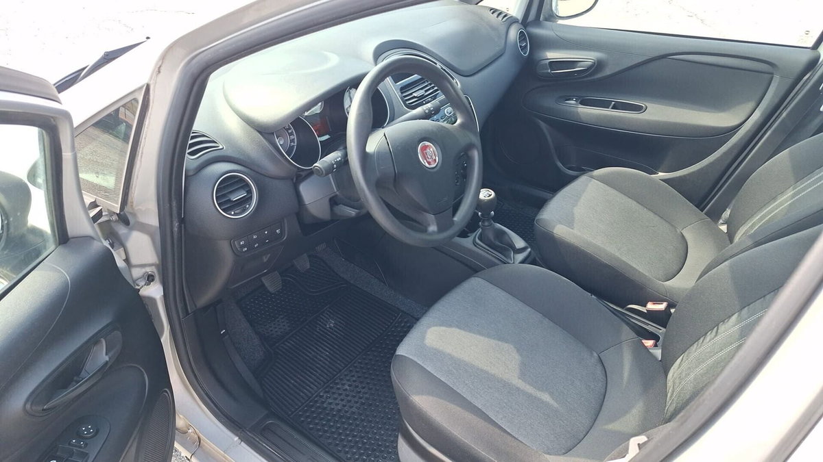 Fiat Punto 1.2 8V 5 porte Street (12)