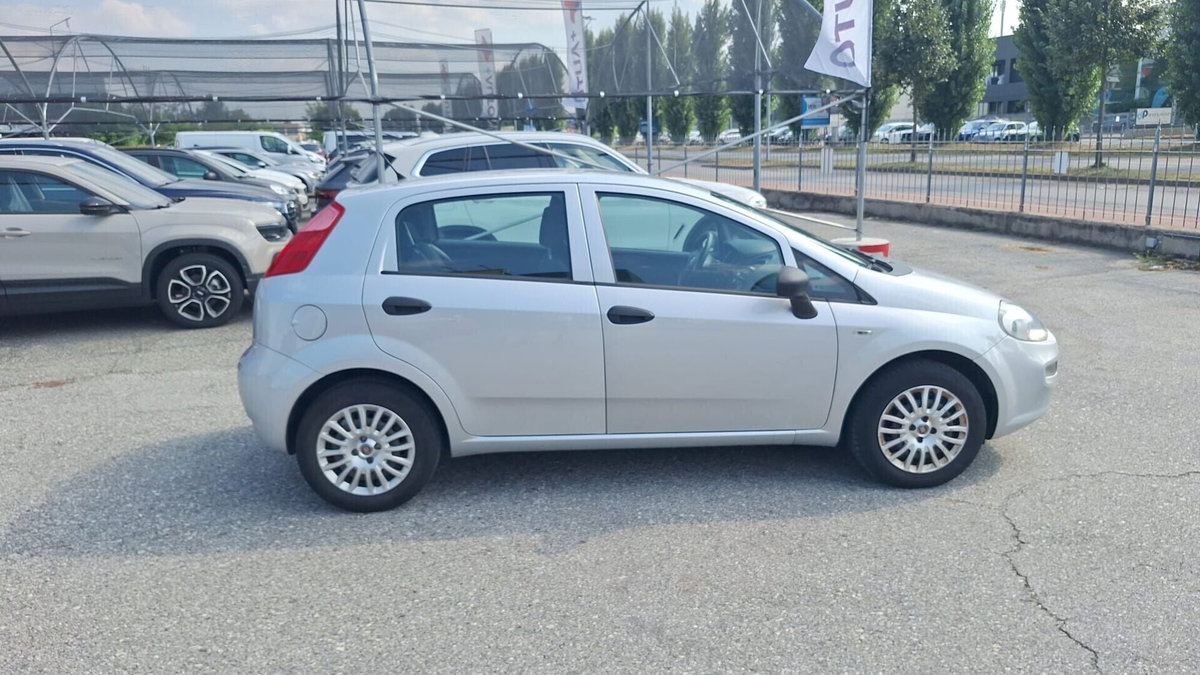 Fiat Punto 1.2 8V 5 porte Street (8)
