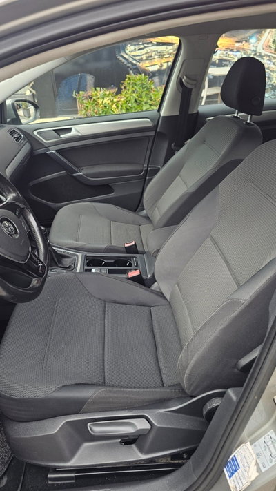 Volkswagen Golf 1.6 TDI 5p. Highline BlueMotion Technology (15)