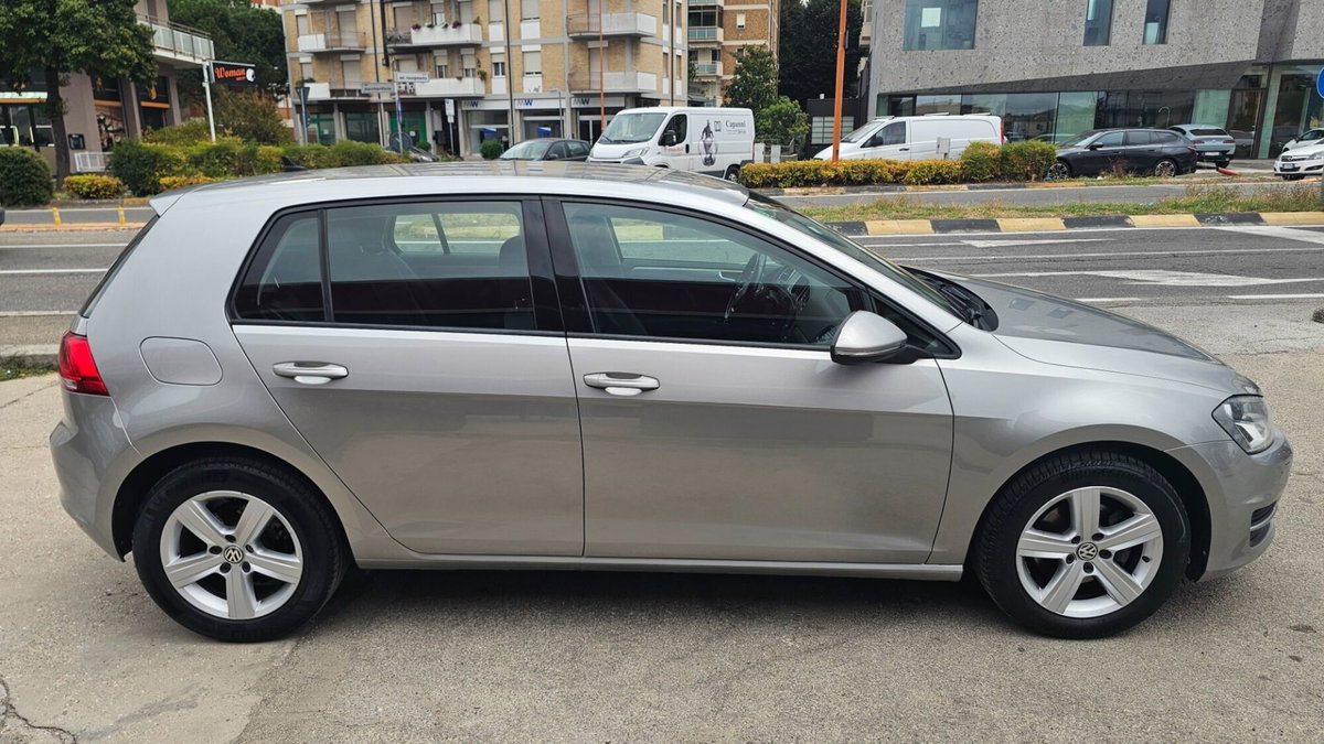 Volkswagen Golf 1.6 TDI 5p. Highline BlueMotion Technology (4)