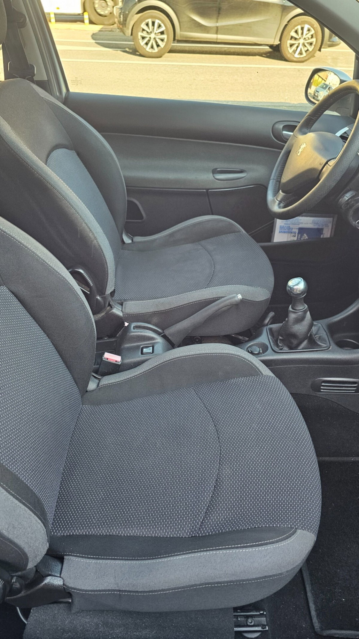 Peugeot 206 60CV 3p. Trendy (10)