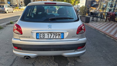 Peugeot 206 60CV 3p. Trendy (3)